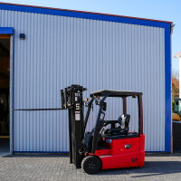GEBRAUCHT 3-Rad-Gabelstapler 1600 kg rot