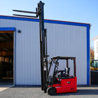 GEBRAUCHT 3-Rad-Gabelstapler 1600 kg rot